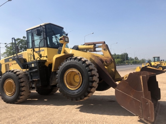 ขายรถตักล้อยาง KOMATSU WA380-5 นำเข้าเองจากญี่ปุ่น สภาพสวยพร้อมใช้ มีVDOการทำงานครับ ขายรถตักล้อยาง KOMATSU WA380-5 นำเข้าเองจากญี่ปุ่น สภาพสวยพร้อมใช้ มีVDOการทำงานครับ