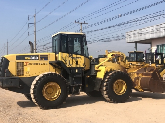 ขายรถตักล้อยาง KOMATSU WA380-5 นำเข้าเองจากญี่ปุ่น สภาพสวยพร้อมใช้ มีVDOการทำงานครับ ขายรถตักล้อยาง KOMATSU WA380-5 นำเข้าเองจากญี่ปุ่น สภาพสวยพร้อมใช้ มีVDOการทำงานครับ