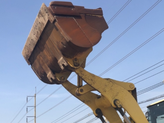 ขายรถตักล้อยาง KOMATSU WA380-5 นำเข้าเองจากญี่ปุ่น สภาพสวยพร้อมใช้ มีVDOการทำงานครับ ขายรถตักล้อยาง KOMATSU WA380-5 นำเข้าเองจากญี่ปุ่น สภาพสวยพร้อมใช้ มีVDOการทำงานครับ