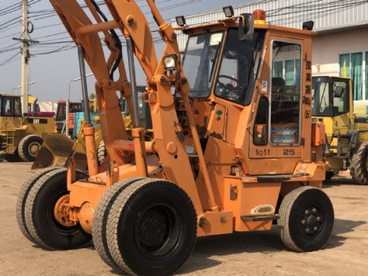 ขายรถตักล้อยาง TCM SD25Z6 นำเข้าเองจากญี่ปุ่น สภาพสวยพร้อมใช้ มีVDOการทำงานครับ ขายรถตักล้อยาง TCM SD25Z6 นำเข้าเองจากญี่ปุ่น สภาพสวยพร้อมใช้ มีVDOการทำงานครับ