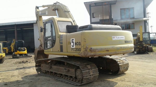 ขายรถแบคโฮ KOMATSU PC200-6 เก่านอก