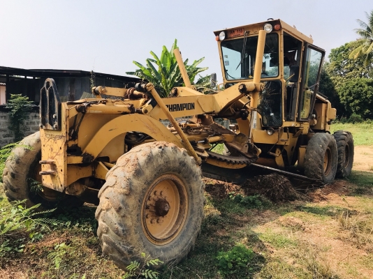 ขาย 650,000 รถเกรด CHAMPION 720 A เล่มทะเบียน ภาษีเต็ม เครื่องดี เกียร์แรง เอวแน่น ยางพอใช้ รถพร้อมใช้งาน เอกสารพร้อมโอน รถอยู่ ตาก 090-772-3710 090-772-3708