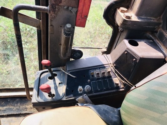 ขาย 650,000 รถเกรด CHAMPION 720 A เล่มทะเบียน ภาษีเต็ม เครื่องดี เกียร์แรง เอวแน่น ยางพอใช้ รถพร้อมใช้งาน เอกสารพร้อมโอน รถอยู่ ตาก 090-772-3710 090-772-3708