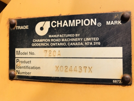 ขาย 650,000 รถเกรด CHAMPION 720 A เล่มทะเบียน ภาษีเต็ม เครื่องดี เกียร์แรง เอวแน่น ยางพอใช้ รถพร้อมใช้งาน เอกสารพร้อมโอน รถอยู่ ตาก 090-772-3710 090-772-3708