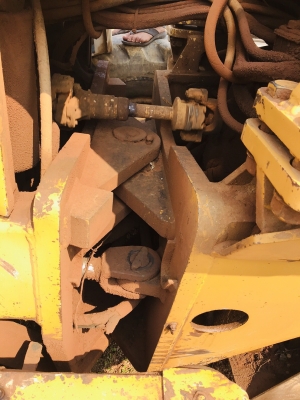 ขาย 650,000 รถเกรด CHAMPION 720 A เล่มทะเบียน ภาษีเต็ม เครื่องดี เกียร์แรง เอวแน่น ยางพอใช้ รถพร้อมใช้งาน เอกสารพร้อมโอน รถอยู่ ตาก 090-772-3710 090-772-3708