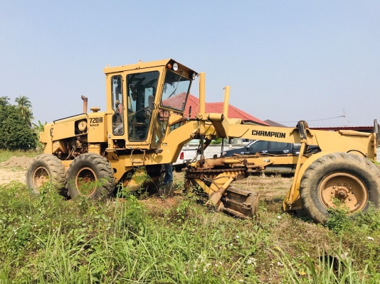 ขาย 650,000 รถเกรด CHAMPION 720 A เล่มทะเบียน ภาษีเต็ม เครื่องดี เกียร์แรง เอวแน่น ยางพอใช้ รถพร้อมใช้งาน เอกสารพร้อมโอน รถอยู่ ตาก 090-772-3710 090-772-3708