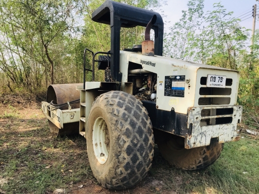 ขาย 650,000 รถบด INGERSOLL RAND SD100D เล่มทะเบียน ภาษีเต็ม เครื่องดี เกียร์แรง ระบบสั่นแรง เอวแน่น ยางพอใช้ รถพร้อมใช้งาน เอกสารพร้อมโอน รถอยู่ ตาก 090-772-3710 090-772-3708