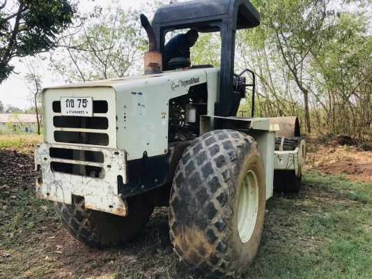 ขาย 650,000 รถบด INGERSOLL RAND SD100D เล่มทะเบียน ภาษีเต็ม เครื่องดี เกียร์แรง ระบบสั่นแรง เอวแน่น ยางพอใช้ รถพร้อมใช้งาน เอกสารพร้อมโอน รถอยู่ ตาก 090-772-3710 090-772-3708