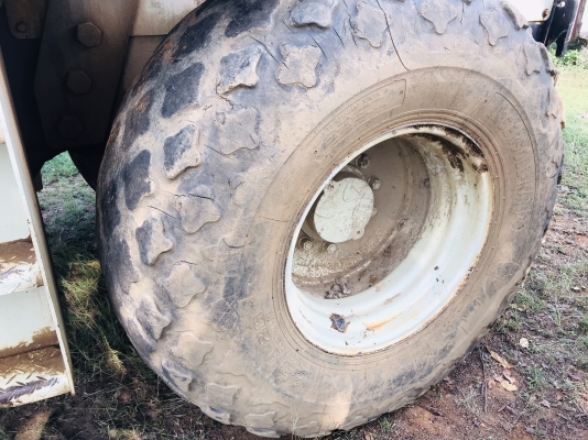 ขาย 650,000 รถบด INGERSOLL RAND SD100D เล่มทะเบียน ภาษีเต็ม เครื่องดี เกียร์แรง ระบบสั่นแรง เอวแน่น ยางพอใช้ รถพร้อมใช้งาน เอกสารพร้อมโอน รถอยู่ ตาก 090-772-3710 090-772-3708