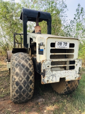 ขาย 650,000 รถบด INGERSOLL RAND SD100D เล่มทะเบียน ภาษีเต็ม เครื่องดี เกียร์แรง ระบบสั่นแรง เอวแน่น ยางพอใช้ รถพร้อมใช้งาน เอกสารพร้อมโอน รถอยู่ ตาก 090-772-3710 090-772-3708