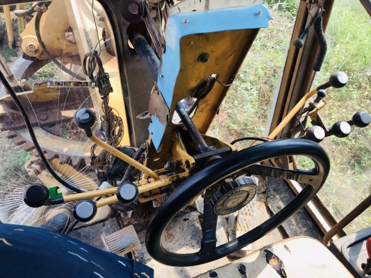 ขายแพ็คคู่ 1,250,000 รวม 2 คัน 1.รถบด INGERSOLL RAND SD100D เล่มทะเบียน ภาษีเต็ม เครื่องดี เกียร์แรง ระบบสั่นแรง เอวแน่น ยางพอใช้ รถพร้อมใช้งาน เอกสารพร้อมโอน 2. รถเกรด CHAMPION 720 A เล่มทะเบียน ภาษีเต็ม เครื่องดี เกียร์แรง เอวแน่น ยางพอใช้ รถพร้อมใช้งาน