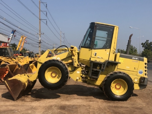 ขายรถตักล้อยาง KOMATSU WA100-3 นำเข้าเองจากญี่ปุ่น สภาพสวยพร้อมใช้ มีVDOการทำงานครับ ขายรถตักล้อยาง KOMATSU WA100-3 นำเข้าเองจากญี่ปุ่น สภาพสวยพร้อมใช้ มีVDOการทำงานครับ