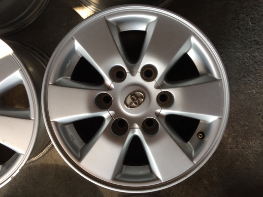 #ชุดที่1 ล้อพีรันเนอร์15+น๊อต ไม่ซ่อมแตกคตดุ้ง มีร่องลอยตามการ ใช้งานบ้างเล็กน้อย โดยรวมสวย โทร0879050181.ส่งได้ทั่วไทย