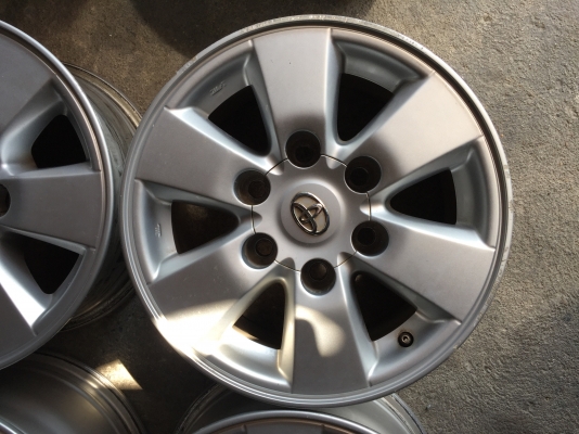 #ชุดที่1 ล้อพีรันเนอร์15+น๊อต ไม่ซ่อมแตกคตดุ้ง มีร่องลอยตามการ ใช้งานบ้างเล็กน้อย โดยรวมสวย โทร0879050181.ส่งได้ทั่วไทย