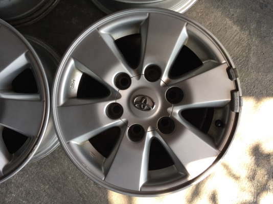 #ชุดที่2 ล้อพีรันเนอร์15+น๊อต ไม่ซ่อมแตกคตดุ้ง มีร่องลอยตามการ ใช้งานบ้างเล็กน้อย โดยรวมสวย โทร0879050181.ส่งได้ทั่วไทย