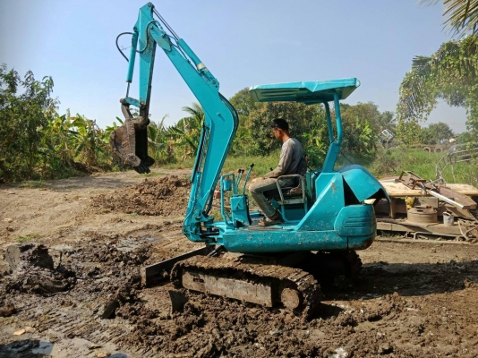 มี VDO ให้ชม.KOMATSU PC20-7 ราคา 185000