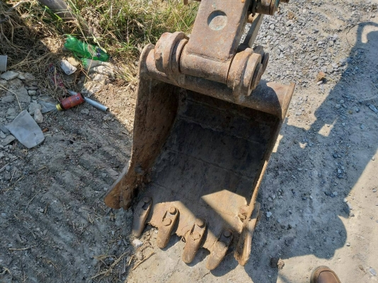 มี VDO ให้ชม.KOMATSU PC20-7 ราคา 185000