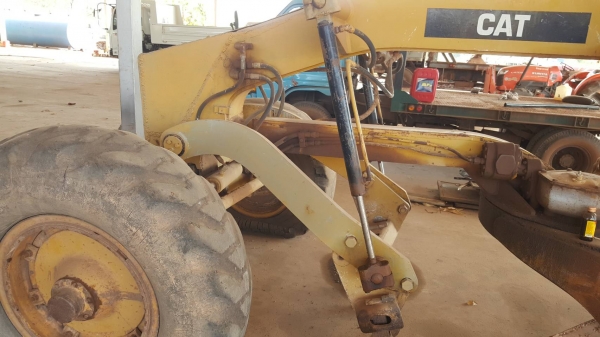 ขาย รถเกรด CAT 12F เครื่อง 68J เกียร์ตัด แปลงระบบไฮดรอริคทั้งคัน รถใช้งานได้ปกติ ยางไม่ค่อยสวย เอกสารใบซื้อขาย ราคาต่อรองได้ครับ