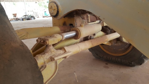 ขาย รถเกรด CAT 12F เครื่อง 68J เกียร์ตัด แปลงระบบไฮดรอริคทั้งคัน รถใช้งานได้ปกติ ยางไม่ค่อยสวย เอกสารใบซื้อขาย ราคาต่อรองได้ครับ