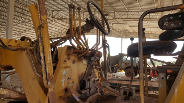 ขาย รถเกรด CAT 12F เครื่อง 68J เกียร์ตัด แปลงระบบไฮดรอริคทั้งคัน รถใช้งานได้ปกติ ยางไม่ค่อยสวย เอกสารใบซื้อขาย ราคาต่อรองได้ครับ