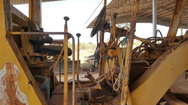 ขาย รถเกรด CAT 12F เครื่อง 68J เกียร์ตัด แปลงระบบไฮดรอริคทั้งคัน รถใช้งานได้ปกติ ยางไม่ค่อยสวย เอกสารใบซื้อขาย ราคาต่อรองได้ครับ