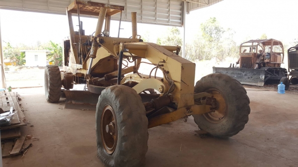 ขาย รถเกรด CAT 12F เครื่อง 68J เกียร์ตัด แปลงระบบไฮดรอริคทั้งคัน รถใช้งานได้ปกติ ยางไม่ค่อยสวย เอกสารใบซื้อขาย ราคาต่อรองได้ครับ