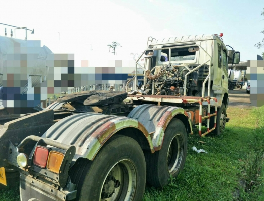 ขายหัวลาก 2 หัวรถบรรทุก 10 ล้อหัวลาก 1.ISUZU หัวFORWARD 320 แรงม้าเกียร์อิตัล คัสซีจัมโบ้ ราคา 550000 2.หัวFORWARD เครื่อง 240 คัสซีประกอบ ราคา 450000 ขายเหมา 2 หัว ราคา 800000