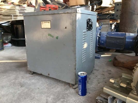 ขายหม้อแปลงไฟฟ้าคุมเครื่องจักร เข้า 380V ออก 220V ขนาด 50Amp. ตัวใหญ่ มีจุดแยกต่อ 2สาย 110V ได้ครับ สภาพสวย พร้อมใช้งาน