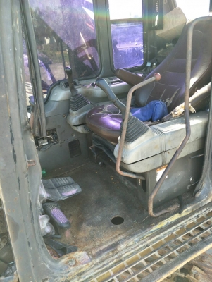 มี VDO ให้ชม. KOMATSU PC200-6 เอกสารอินวอย ระบบไฟเต็ม เอวแน่น เครื่องปั๊ม ตัวเดินดี ราคา 420000