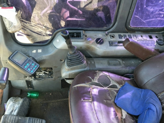 มี VDO ให้ชม. KOMATSU PC200-6 เอกสารอินวอย ระบบไฟเต็ม เอวแน่น เครื่องปั๊ม ตัวเดินดี ราคา 420000