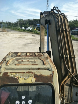 ขายรถแบคโฮ KOMATSU PC200-6 เอกสารอินวอย ระบบไฟเต็ม สภาพภายนอกไม่สวยแต่ระบบดี ราคา 420000