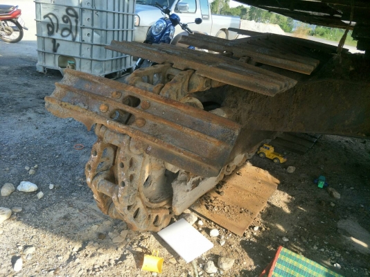 ขายรถแบคโฮ KOMATSU PC200-6 เอกสารอินวอย ระบบไฟเต็ม สภาพภายนอกไม่สวยแต่ระบบดี ราคา 420000