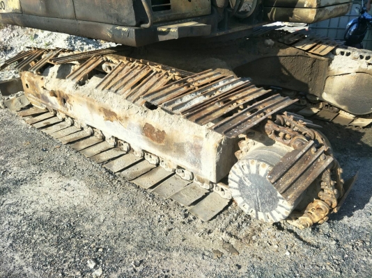 ขายรถแบคโฮ KOMATSU PC200-6 เอกสารอินวอย ระบบไฟเต็ม สภาพภายนอกไม่สวยแต่ระบบดี ราคา 420000