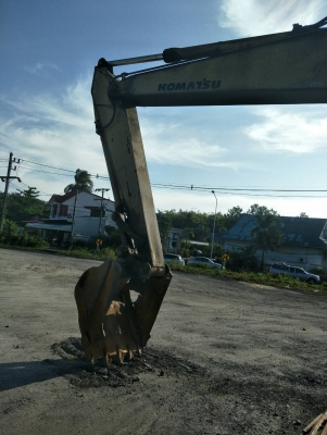 ขายรถแบคโฮ KOMATSU PC200-6 เอกสารอินวอย ระบบไฟเต็ม สภาพภายนอกไม่สวยแต่ระบบดี ราคา 420000