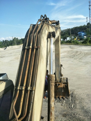 ขายรถแบคโฮ KOMATSU PC200-6 เอกสารอินวอย ระบบไฟเต็ม สภาพภายนอกไม่สวยแต่ระบบดี ราคา 420000
