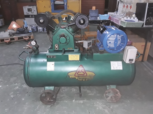 ขายปั๊มลม ฟูเช็ง 7.5 แรง ถัง 260 ลิตร สภาพดีมาก สวยๆตามรูป พร้อมใช้งาน  1.ขาย 25,000 ไม่มีมอเตอร์ 2.ขาย 29,000 ใช้ไฟ 380V. 3.ขาย 33,000 ใช้ไฟ 220V.  สนใจสินค้า กรุณาติดต่อ ANUVONG 099-1782879