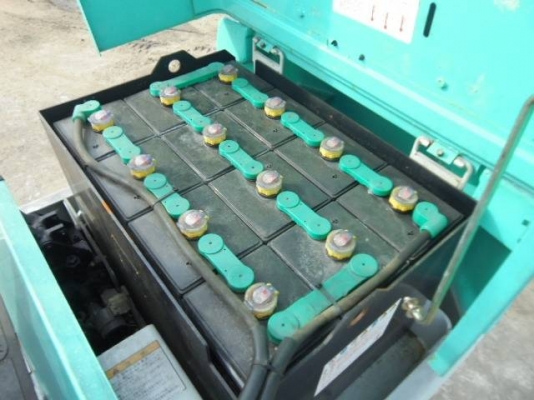 รถยกไฟฟ้า โคมัสสึ น้ำหนักยก 700 กิืโล รถนอกนำเข้า สภาพพร้อมใช้งานได้เลย