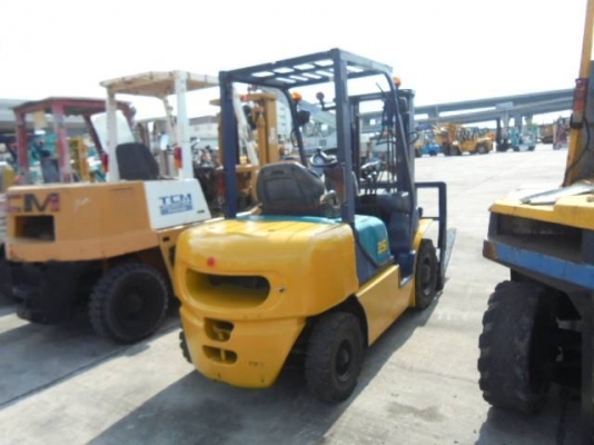 ขายถูกรถยกโคมัสสึรุ่น 14 น้ำหนักยก 2.5 ตัน เสาสูง 3 เมตร เครื่องดีเซล เกียร์ธรรมดา แผงงาเทได้ ***094-3269553***