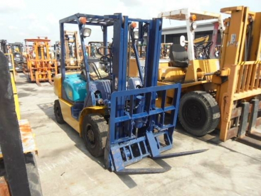 ขายถูกรถยกโคมัสสึรุ่น 14 น้ำหนักยก 2.5 ตัน เสาสูง 3 เมตร เครื่องดีเซล เกียร์ธรรมดา แผงงาเทได้ ***094-3269553***