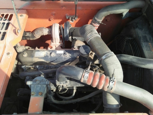 ขายรถแบคโฮยี่ห้อ ดูซาน 225 VLC ตัว DOLUX สภาพ90\%  สีเดิม รถออกห้างไม่เคยทำสี สภาพสวยพร้อมใช้งาน เจ้าของขายเอง