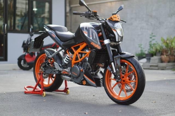 ขาย KTM 390 DUKE ปี2015 สภาพป้ายแดง รถออกศูณย์ ทะเบียนแท้ ขาย KTM 390 DUKE ปี2015 สภาพป้ายแดง รถออกศูณย์ ทะเบียนแท้
