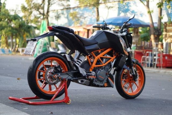 ขาย KTM 390 DUKE ปี2015 สภาพป้ายแดง รถออกศูณย์ ทะเบียนแท้ ขาย KTM 390 DUKE ปี2015 สภาพป้ายแดง รถออกศูณย์ ทะเบียนแท้