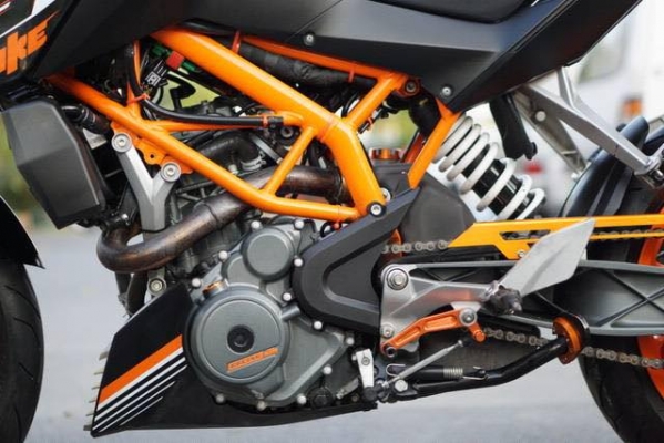 ขาย KTM 390 DUKE ปี2015 สภาพป้ายแดง รถออกศูณย์ ทะเบียนแท้ ขาย KTM 390 DUKE ปี2015 สภาพป้ายแดง รถออกศูณย์ ทะเบียนแท้