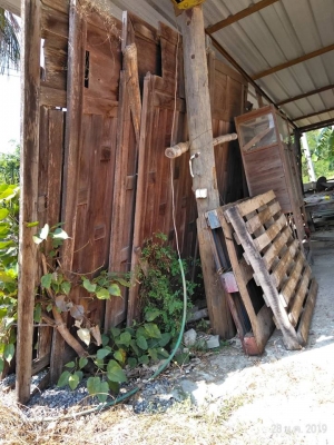 โครงสร้างบ้านทรงไทย พร้อมฝาผนัง เป็นไม้สักทั้งหลัง ราคา 70,000 บาท โครงสร้างบ้านทรงไทย พร้อมฝาผนัง เป็นไม้สักทั้งหลัง ราคา 70,000 บาท