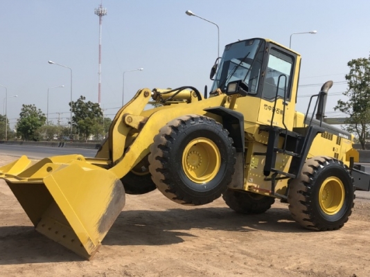 ขายรถตักล้อยาง KOMATSU WA300-3 นำเข้าเองจากญี่ปุ่น สภาพสวยพร้อมใช้ มีVDOการทำงานครับ