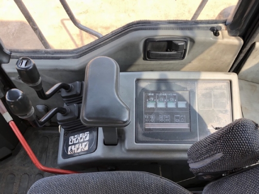 ขายรถตักล้อยาง KOMATSU WA300-3 นำเข้าเองจากญี่ปุ่น สภาพสวยพร้อมใช้ มีVDOการทำงานครับ