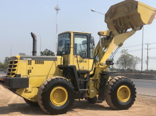 ขายรถตักล้อยาง KOMATSU WA300-3 นำเข้าเองจากญี่ปุ่น สภาพสวยพร้อมใช้ มีVDOการทำงานครับ