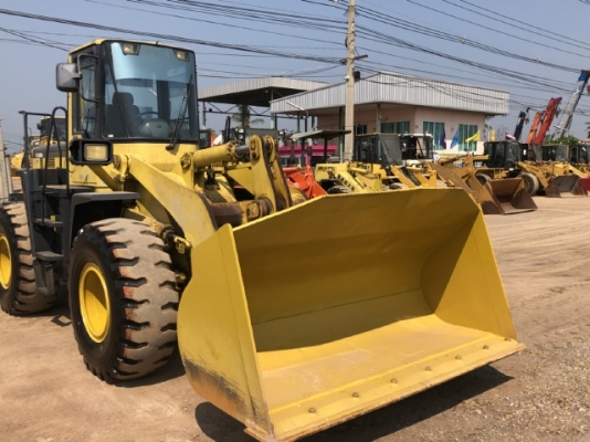 ขายรถตักล้อยาง KOMATSU WA300-3 นำเข้าเองจากญี่ปุ่น สภาพสวยพร้อมใช้ มีVDOการทำงานครับ