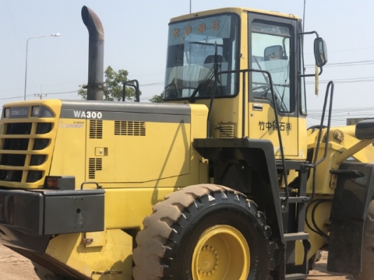 ขายรถตักล้อยาง KOMATSU WA300-3 นำเข้าเองจากญี่ปุ่น สภาพสวยพร้อมใช้ มีVDOการทำงานครับ