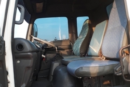 ขาย ISUZU 6 ล้อ ตู้ 10 บาน ปี 48 เครื่อง 200 ยาว 7.2 ม. เครื่องดี ยางดี คัสซีสวย ราคา 800,000 บาท ติ